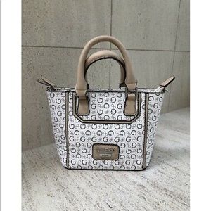 Guess tote